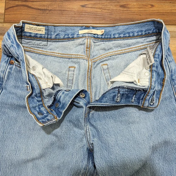 Levi's Wedgie Straight Med/Light Wash Cropped Jeans Size 29 - Picture 4 of 13